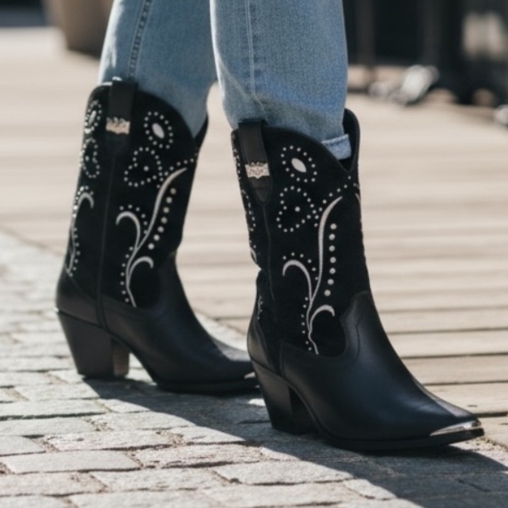 VINTAGE DINGO Embellished Silver Leather‎ Cowboy Black Heeled Boots 9 A29